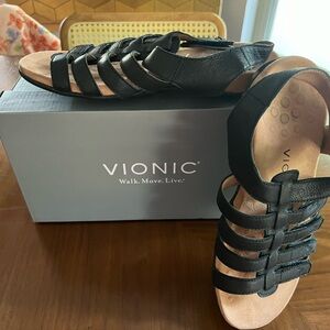 Vionic Women’s Size 8 Sandals